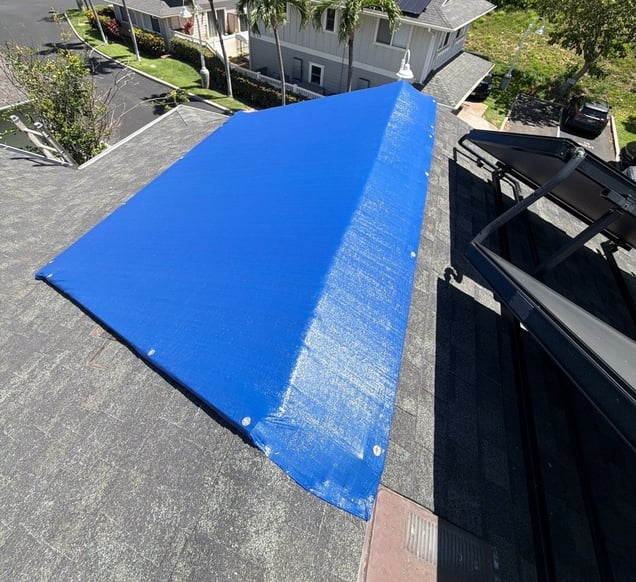 emergency-roof-tarp-after-hurricane-lala-jpg